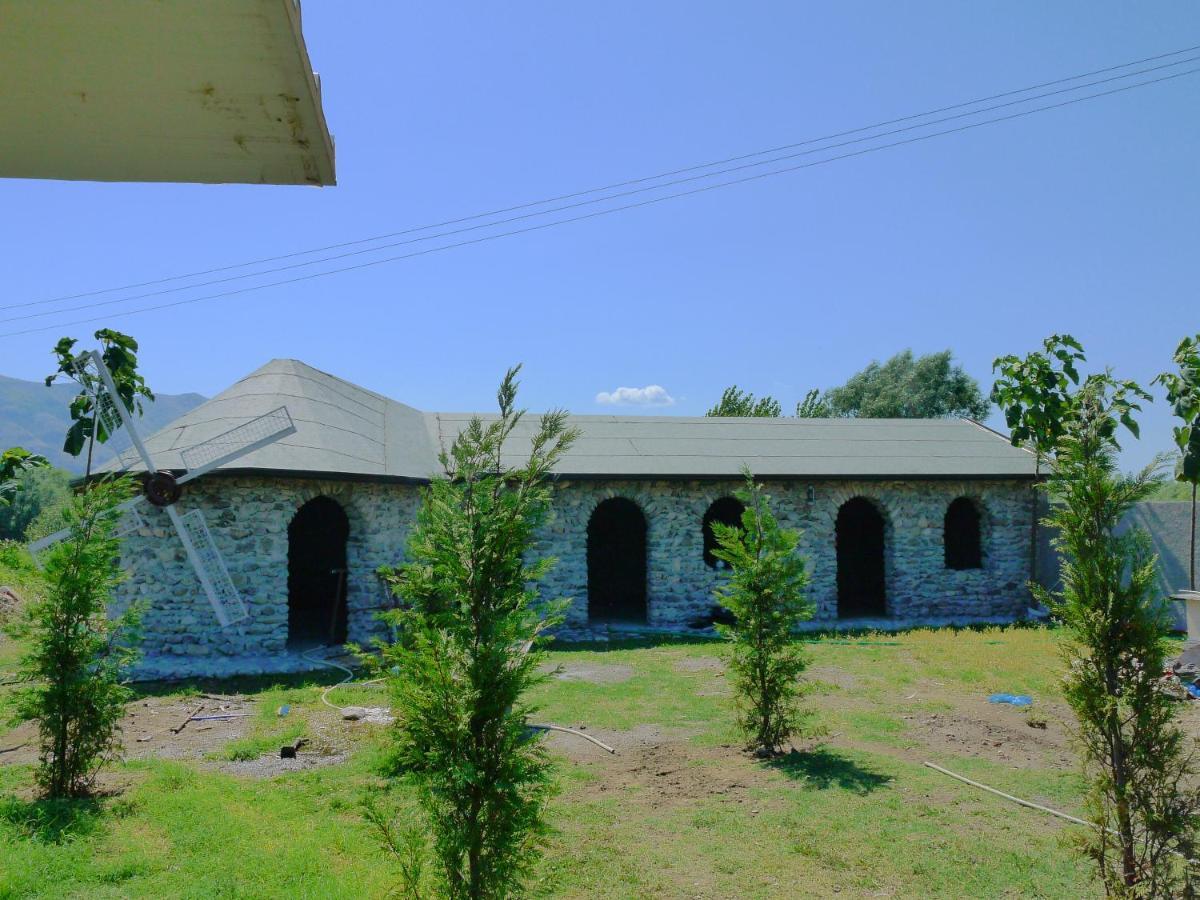 Windmill Shkodra Gesthouse Camping & Grill エクステリア 写真