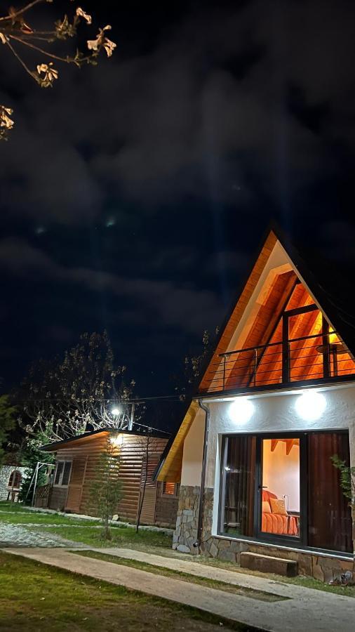 Windmill Shkodra Gesthouse Camping & Grill エクステリア 写真