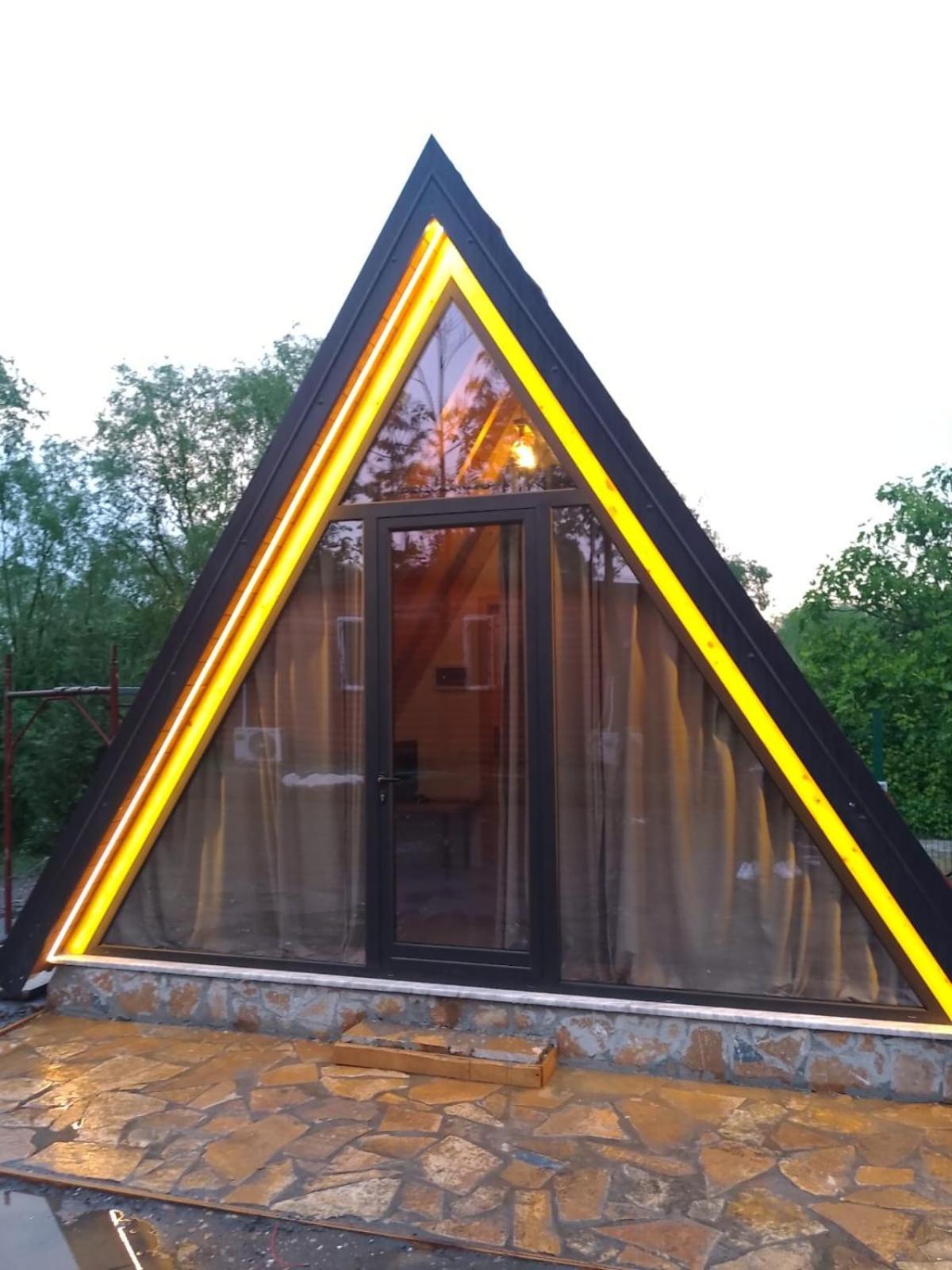 Windmill Shkodra Gesthouse Camping & Grill エクステリア 写真