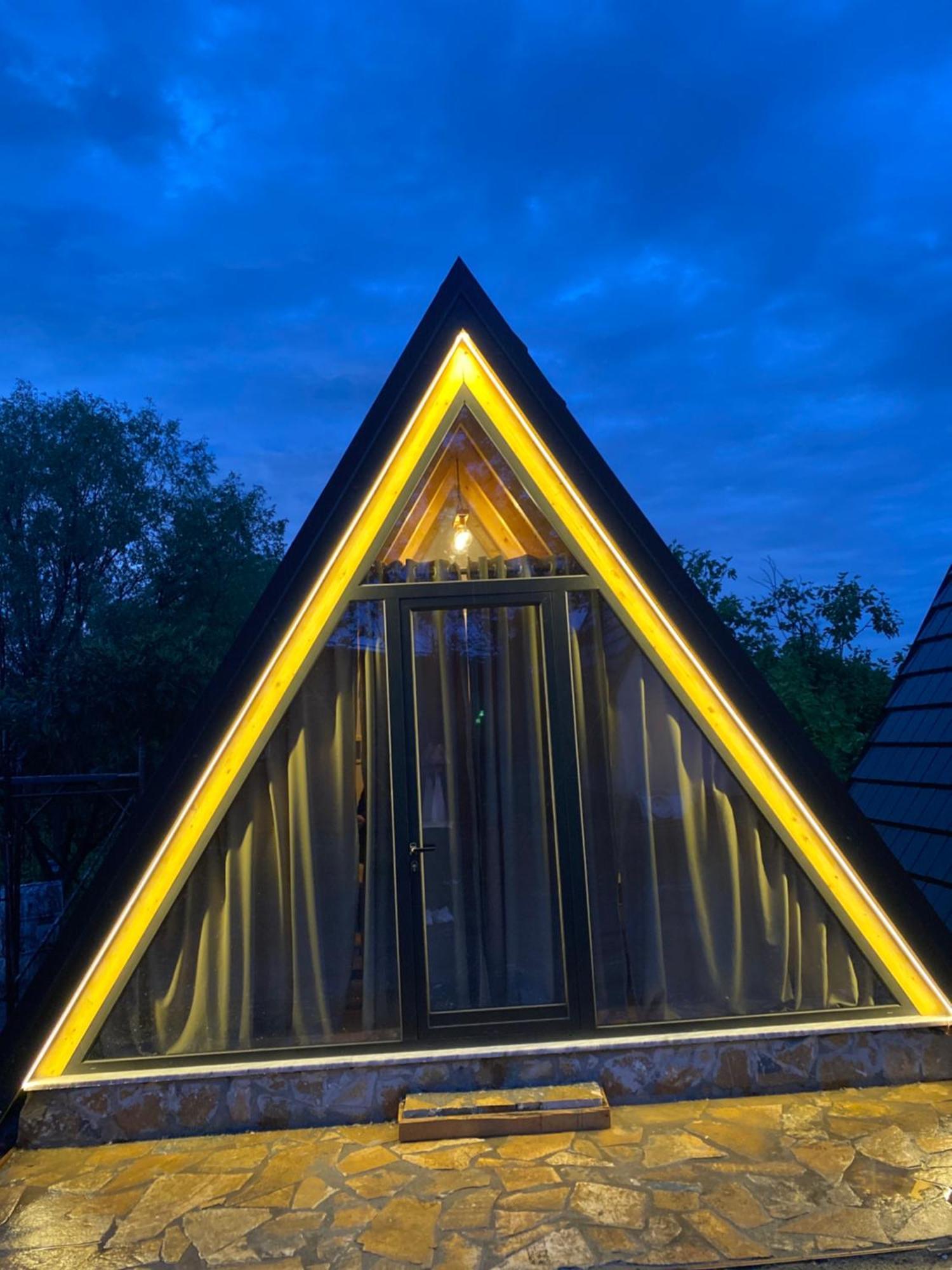 Windmill Shkodra Gesthouse Camping & Grill エクステリア 写真